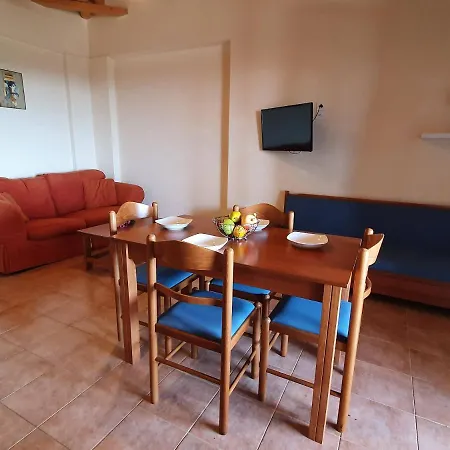 Апартаменты Lefktro 11 *